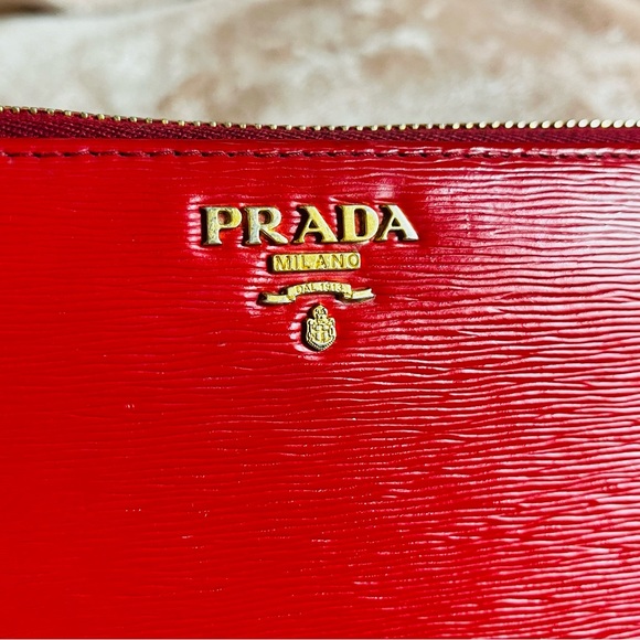 Prada Zip-Around Saffiano Leather - Picture 11 of 16